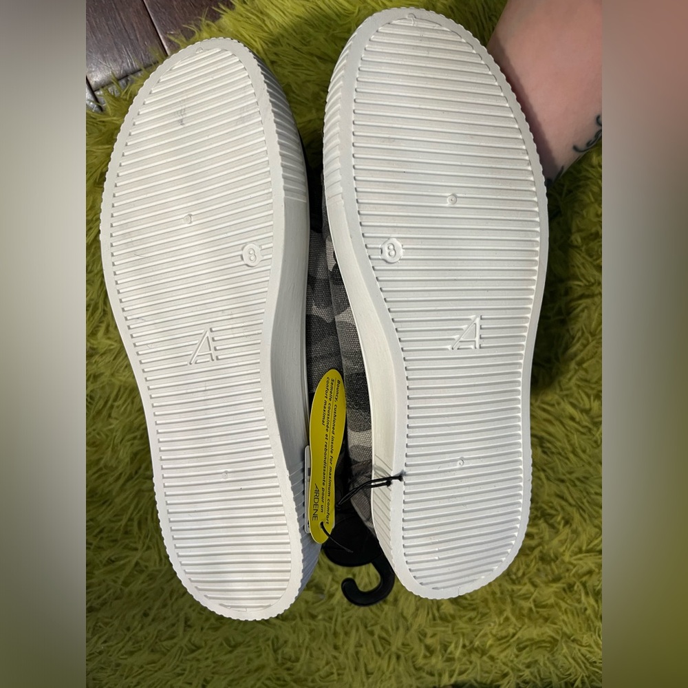 3/$10 Ardene Camo Comfort Foam Sneakers 8 - Picture 4 of 4
